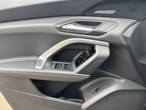 Used 2025 Audi Q5 Premium Plus w/ Premium Plus image 9