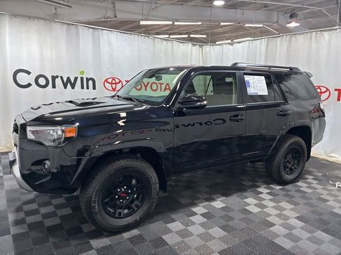 Used 2024 Toyota 4Runner TRD Off-Road Premium AWD/4WD image 33