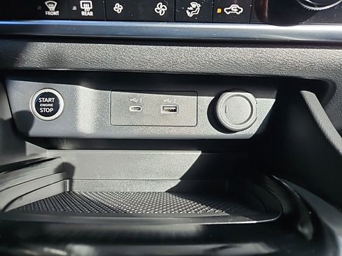 Used 2023 Nissan Rogue SV image 24