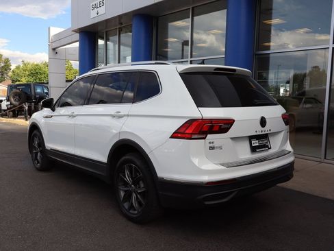 Used 2022 Volkswagen Tiguan SE AWD/4WD image 3