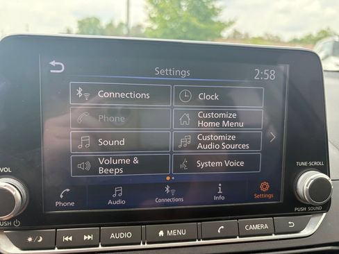 Used 2024 Nissan Altima 2.5 SV FWD image 19