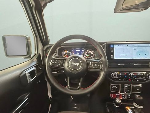 Used 2024 Jeep Wrangler Unlimited Rubicon image 11