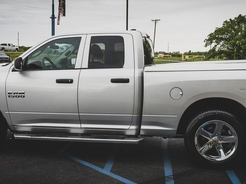 Used 2018 RAM 1500 Express w/ Express Value Package AWD/4WD image 8