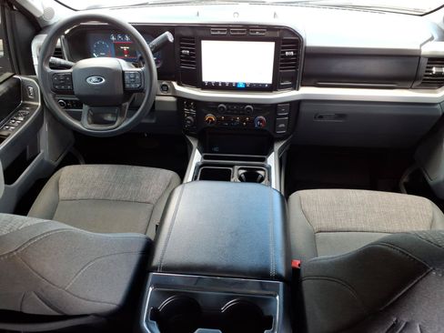 Used 2024 Ford F250 XLT w/ Black Appearance Package AWD/4WD image 17