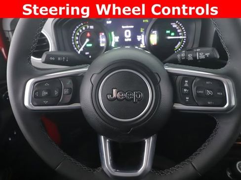 Used 2025 Jeep Wrangler Unlimited Sahara w/ Safety Group image 20