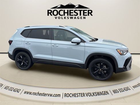 New 2026 Volkswagen Taos SEL image 10