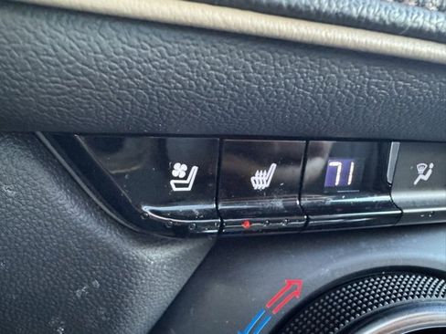 Used 2022 Chevrolet Blazer Premier w/ Enhanced Convenience Package image 11