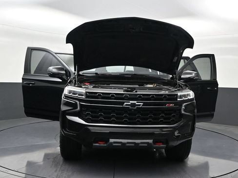 Used 2024 Chevrolet Tahoe Z71 w/ Luxury Package AWD/4WD image 37