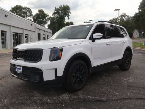Certified 2025 Kia Telluride SX Prestige X-Pro AWD/4WD image 3