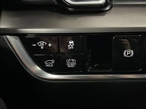 Used 2025 Kia Sportage EX w/ EX Premium Package image 16