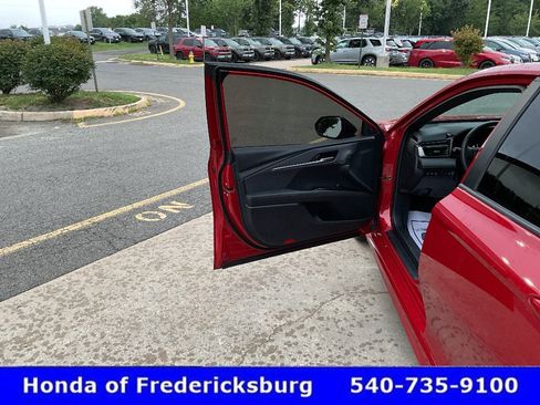 Used 2025 Toyota Camry SE AWD/4WD image 15