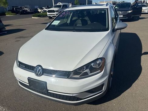 Used 2017 Volkswagen Golf Alltrack SEL image 3
