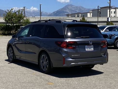 Used 2025 Honda Odyssey Touring image 41