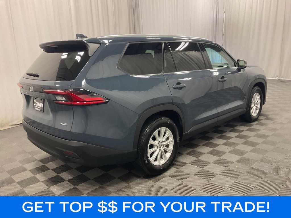 Used 2025 Toyota Grand Highlander AWD image 3