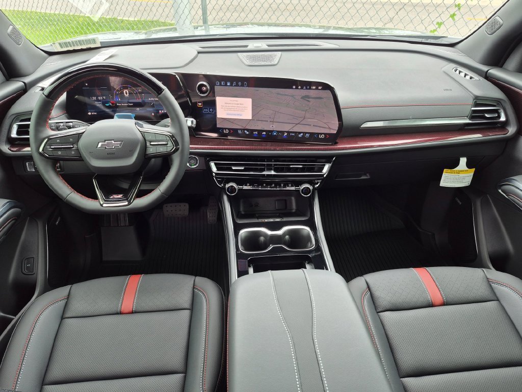 New 2026 Chevrolet Traverse RS w/ LPO, Floor Liner Package FWD image 27
