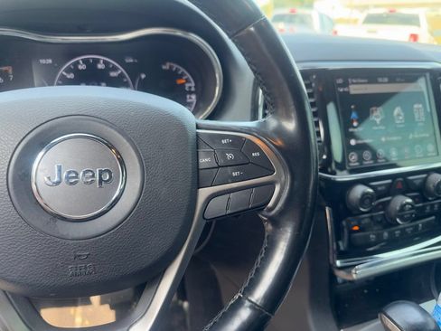Used 2021 Jeep Grand Cherokee Laredo X AWD/4WD image 15
