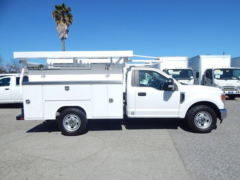 Used 2020 Ford F350 XL w/ Power Equipment Group image 9