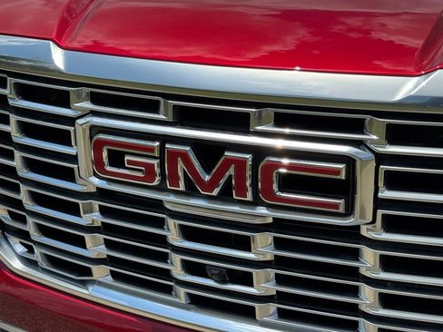 New 2025 GMC Yukon XL Denali w/ Denali Reserve Package image 7