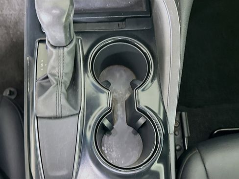 Used 2020 Toyota Camry SE image 24