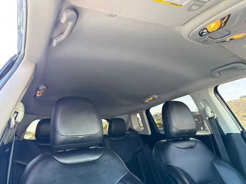 Used 2021 Jeep Compass Latitude FWD image 16