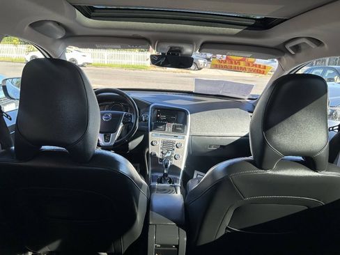 Used 2016 Volvo XC60 T5 Premier w/ Proximity Package FWD image 22