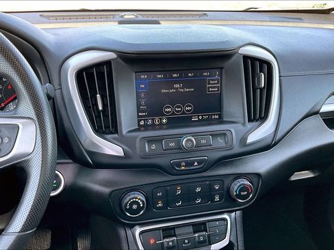Used 2024 GMC Terrain SLE AWD/4WD image 6