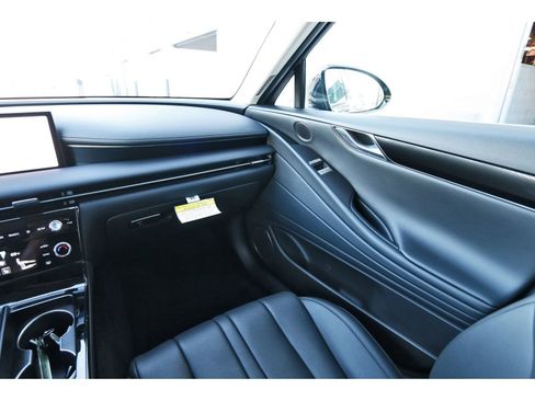 Used 2025 Genesis G80 2.5T image 12