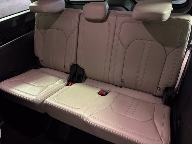 Used 2023 Ford Expedition Limited AWD/4WD image 41