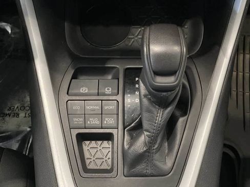 Certified 2021 Toyota RAV4 LE image 22