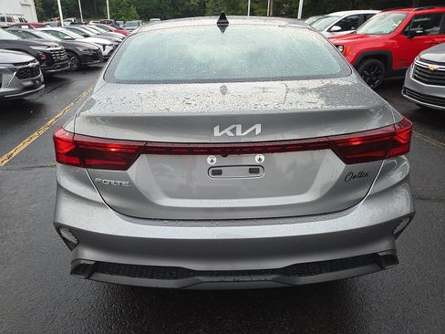 Used 2023 Kia Forte LXS FWD image 4