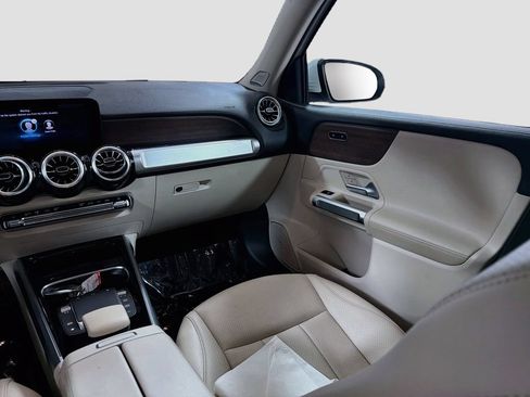 Used 2022 Mercedes-Benz GLB 250 4MATIC image 25