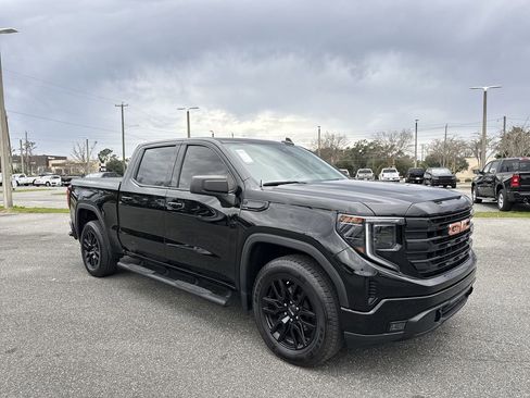 Used 2023 GMC Sierra 1500 Elevation image 1