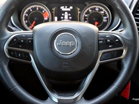 Used 2019 Jeep Cherokee Latitude w/ Popular Appearance Group image 14