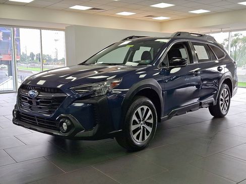 Used 2024 Subaru Outback Premium AWD/4WD image 6