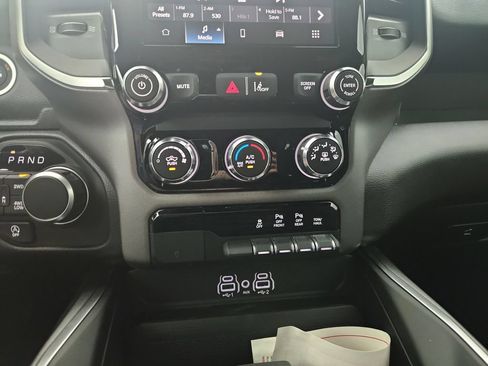 New 2026 RAM 1500 Express AWD/4WD image 25