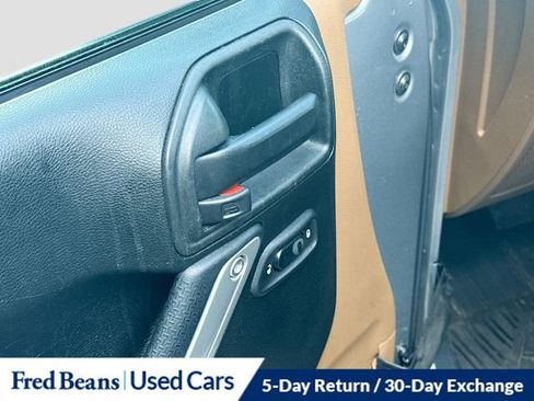 Used 2018 Jeep Wrangler Unlimited Sahara AWD/4WD image 18