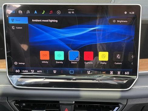 New 2026 Volkswagen Tiguan SEL R-Line AWD/4WD image 9