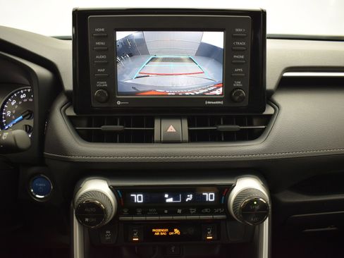 Used 2022 Toyota RAV4 XLE w/ Convenience Package image 17