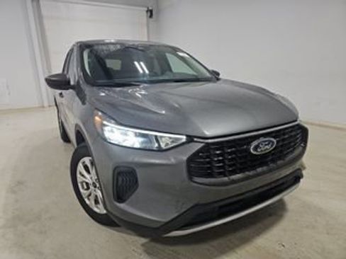 Used 2024 Ford Escape Active w/ Cold Weather Package FWD image 3
