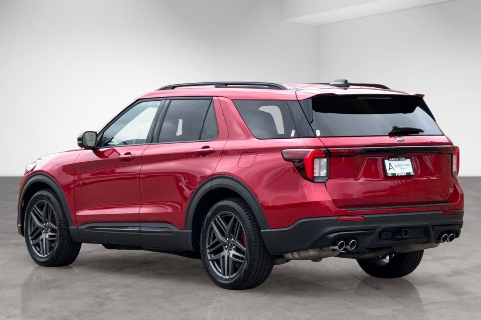Used 2025 Ford Explorer ST w/ Sun And Sound Package AWD/4WD image 3