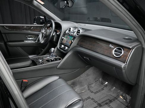 Used 2019 Bentley Bentayga AWD/4WD image 61