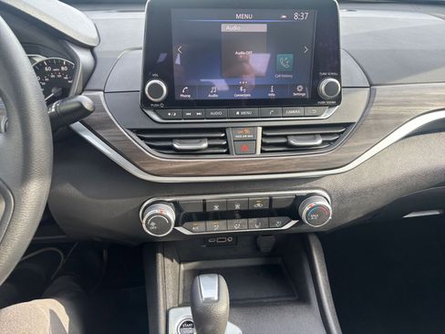 Used 2025 Nissan Altima 2.5 SV image 17