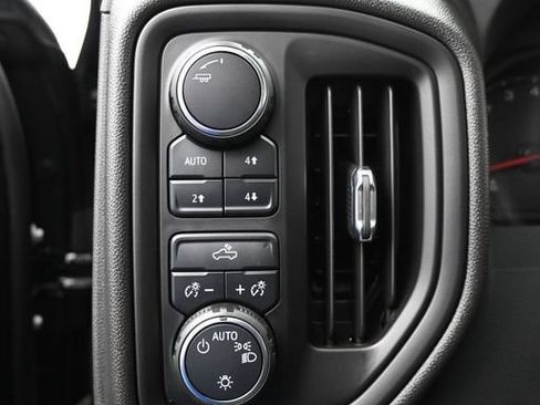 Used 2024 Chevrolet Silverado 1500 Custom Trail Boss AWD/4WD image 17