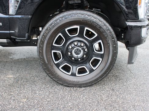 Used 2024 Ford F250 Platinum AWD/4WD image 10