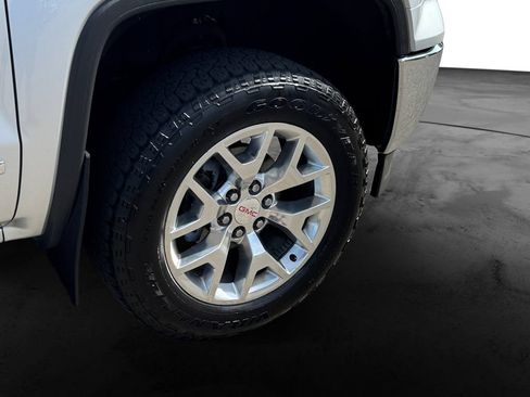 Used 2015 GMC Sierra 1500 SLT w/ SLT Crew Cab Value Package AWD/4WD image 12