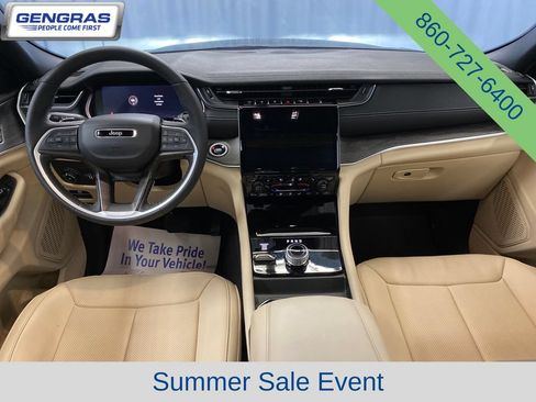 Certified 2025 Jeep Grand Cherokee Limited w/ Luxury Tech Group II AWD/4WD image 34