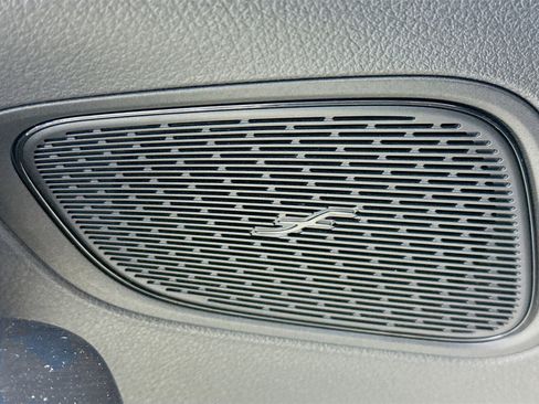 Used 2024 Mercedes-Benz GLC 300 4MATIC image 21