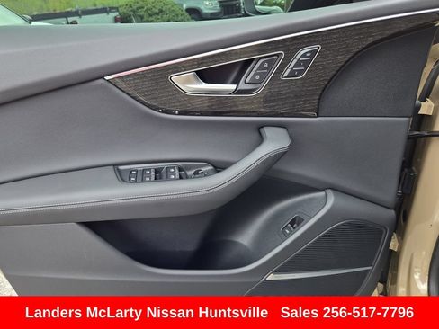 Used 2024 Audi Q8 Premium Plus AWD/4WD image 22