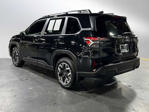 Used 2025 Subaru Forester Premium image 5