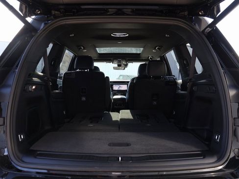 New 2026 Jeep Grand Cherokee L Limited w/ Trailer Tow Package AWD/4WD image 15